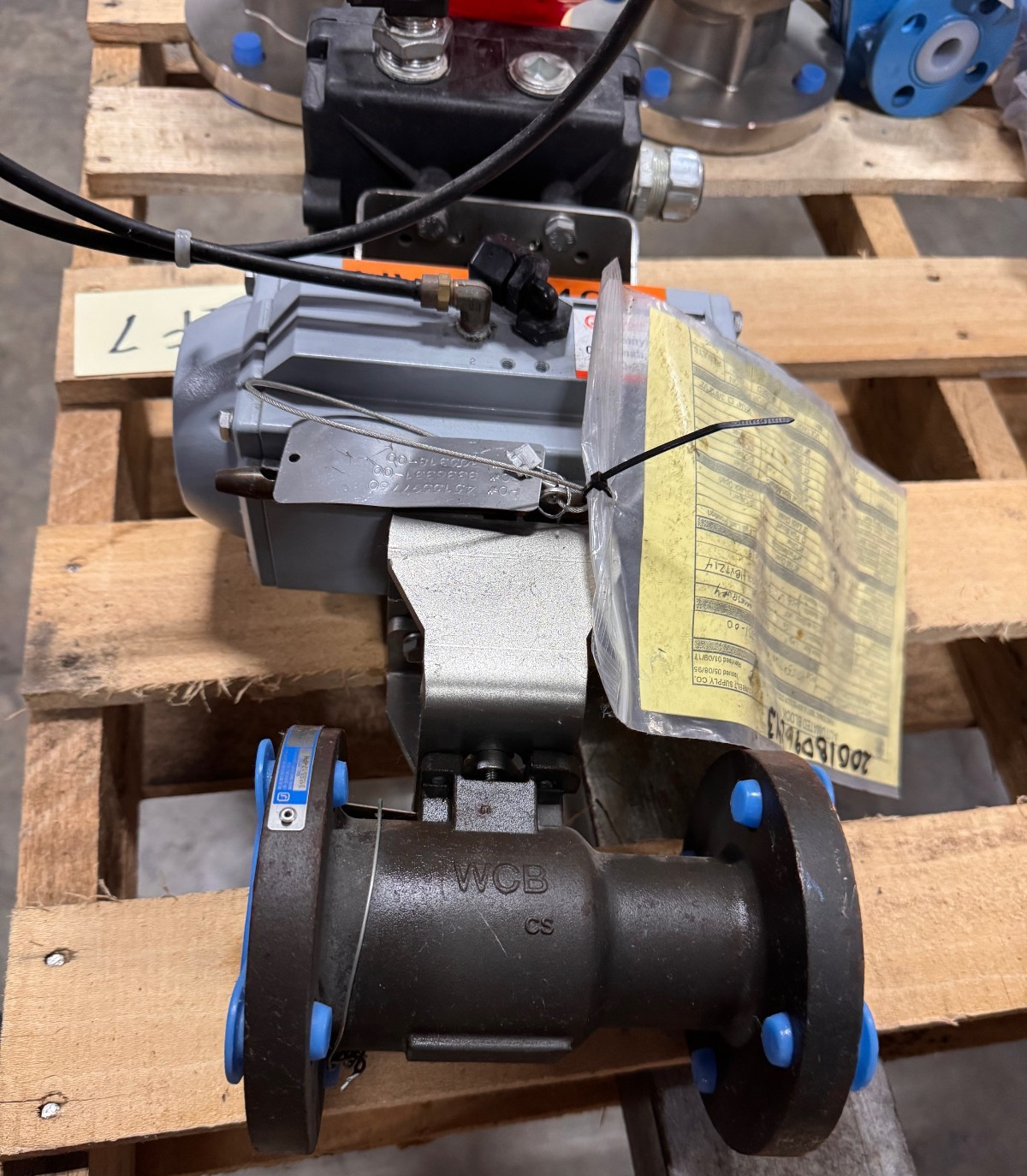JAMESBURY 11/2"" 150 FP BALL VALVE CS X 316 7150 WITH AUTOMAX ACTUATOR