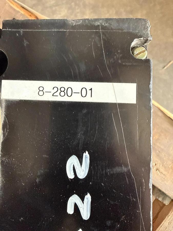 Refurbished Westinghouse Breaker 2000 AMP MOD PC32000F 2KA PC FR 3P 600V 2000 A 2YW6 2YW7