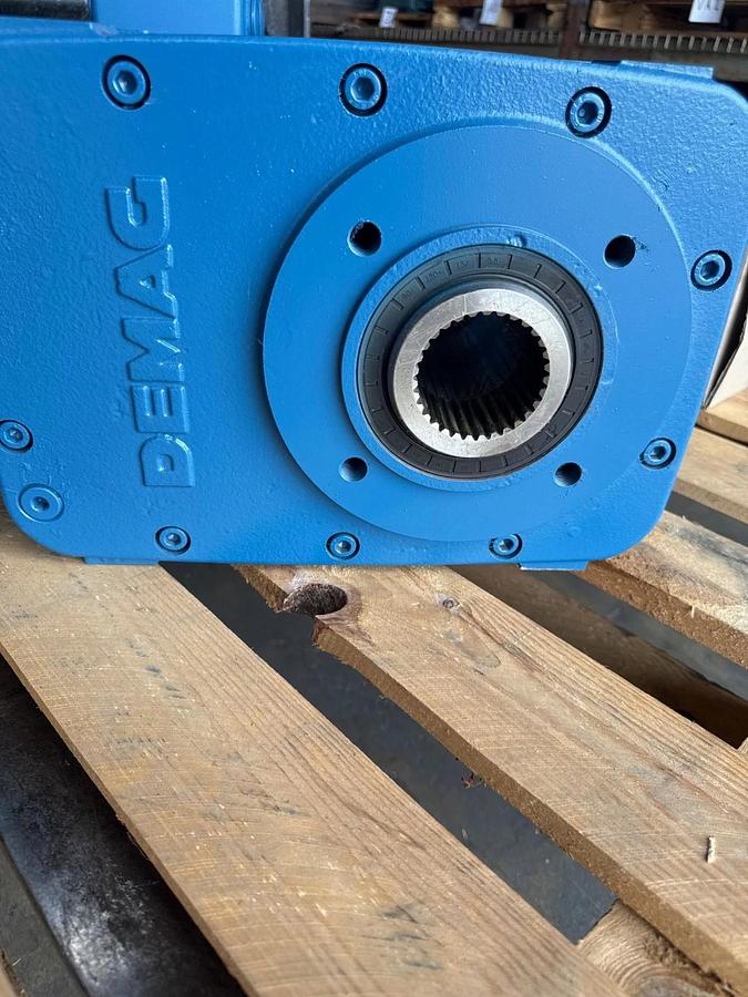 DEMAG CRANE GEAR MOTOR 2XL MOD KBA 50432447 FRAME 125B4A 1760 RPM 8 HP 230/460V