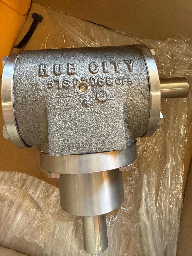 HUB CITY GEAR REDUCER 1XRJ MODEL 11  0221-11629 1-1 RATIO STYLE C ST