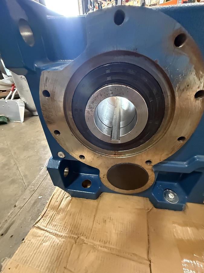 Refurbished RADICON Combined High-Ratio Gear Reducer Assembly MODEL K1052280BRN / M07226.3NRN
