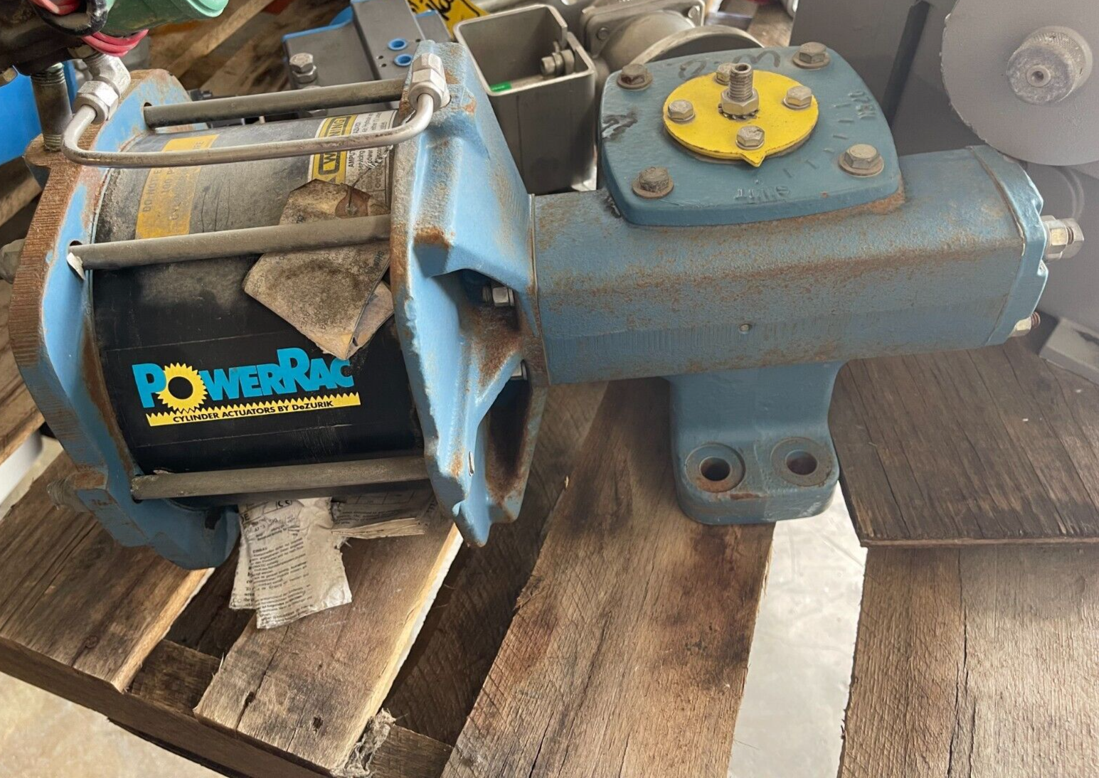 DEZURIK POWERAC ACTUATER WITH FMYB-5120 POSITIONER