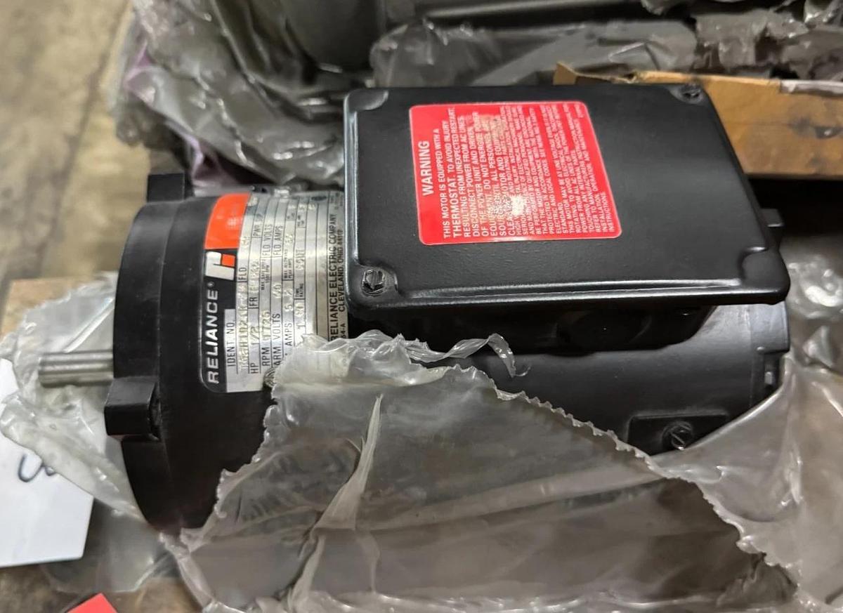 RELIANCE DC MOTOR O3 1/2 HP T56H1021R-PS 1725 RPM 90 V DC 50 AMP PH FR 90 VD