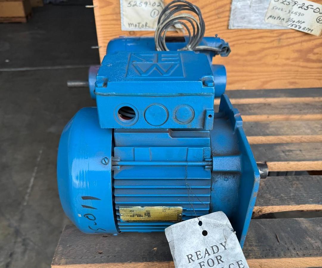 EURODRIVE MOTOR DD1 1.5 HP MODEL DF22DT90S4 2275/455 RPM 230/460 V 3 PH 4.8/2.4