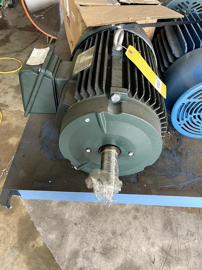 20 HP MOTOR TOSHIBA 3520 RPM 460 V FRAME 258T