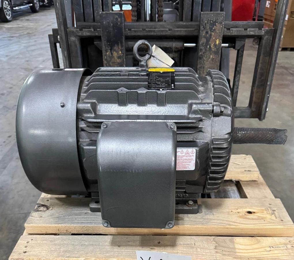 BALDOR INDUSTRIAL Motor 10 / 4.4 HP VA4 MODEL  1780/1180 RPM 460 V 12.7/6.6 AMP
