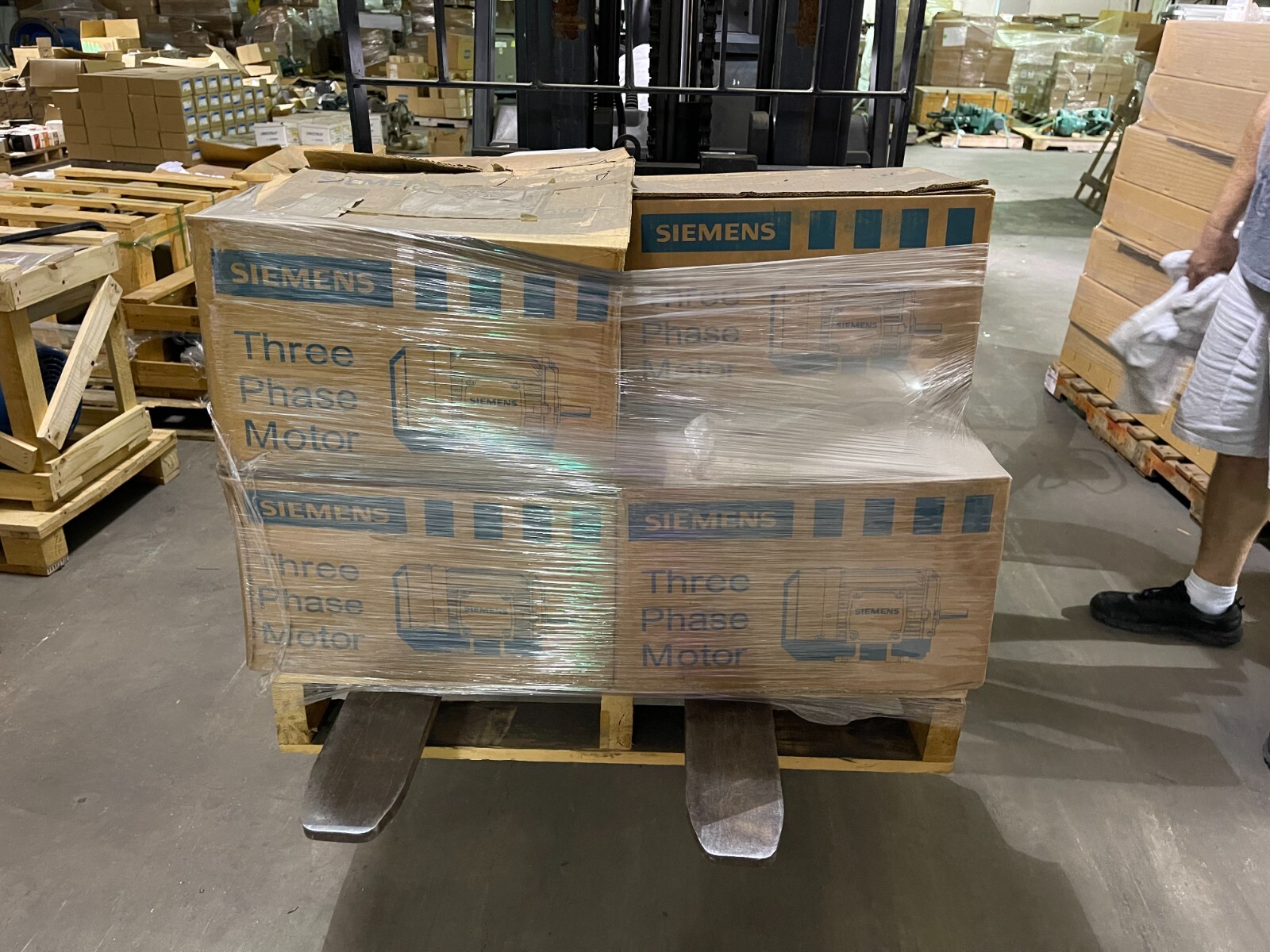 Motor 1 HP Electric Motor  PE 21+ Siemens RGZEESD 1800 RPM 230/460V  93