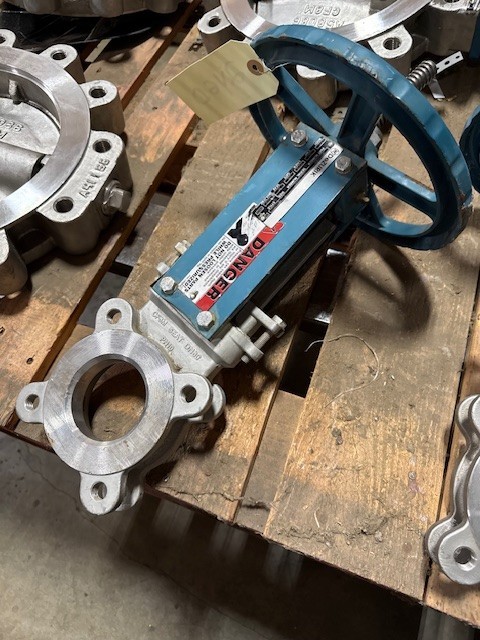 Used DEZURICK 3" 150 LB LUG KNIFE GATE VALVE MODEL KGN-MSU MC 9633562 316SS BODY DISC
