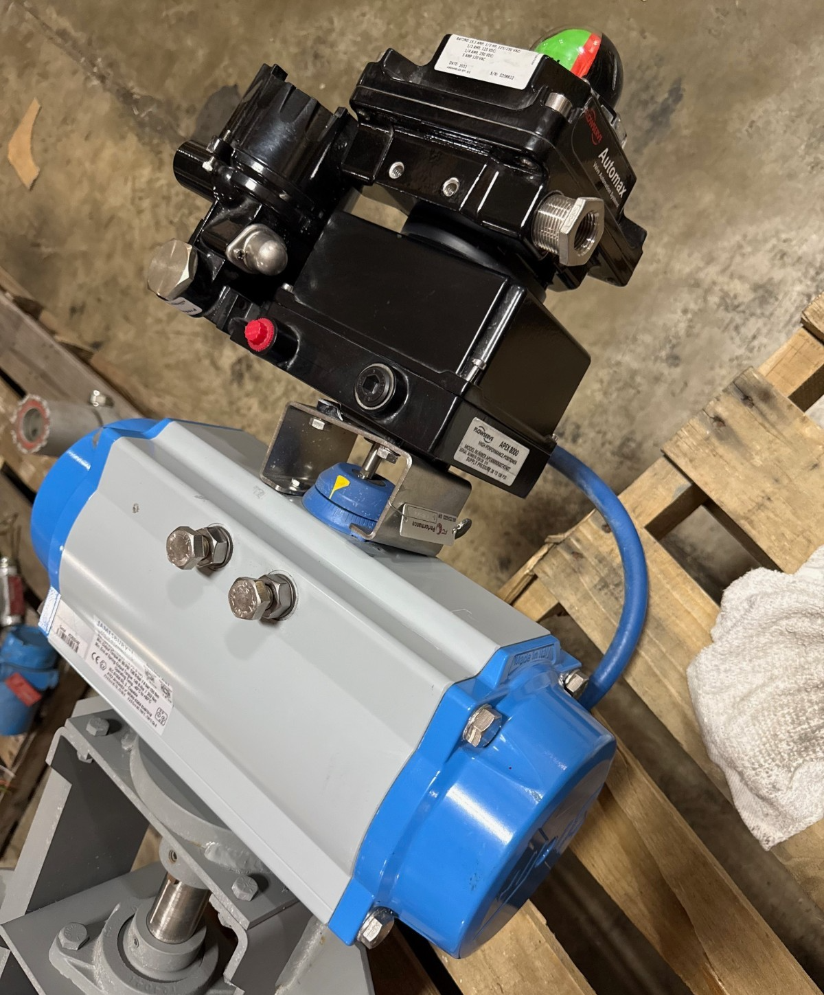 Used EFMequipment 29" BF DAMPER VALVE 503057 WITH JAMESBURY VALV-POWR ACTUATER 2YE
