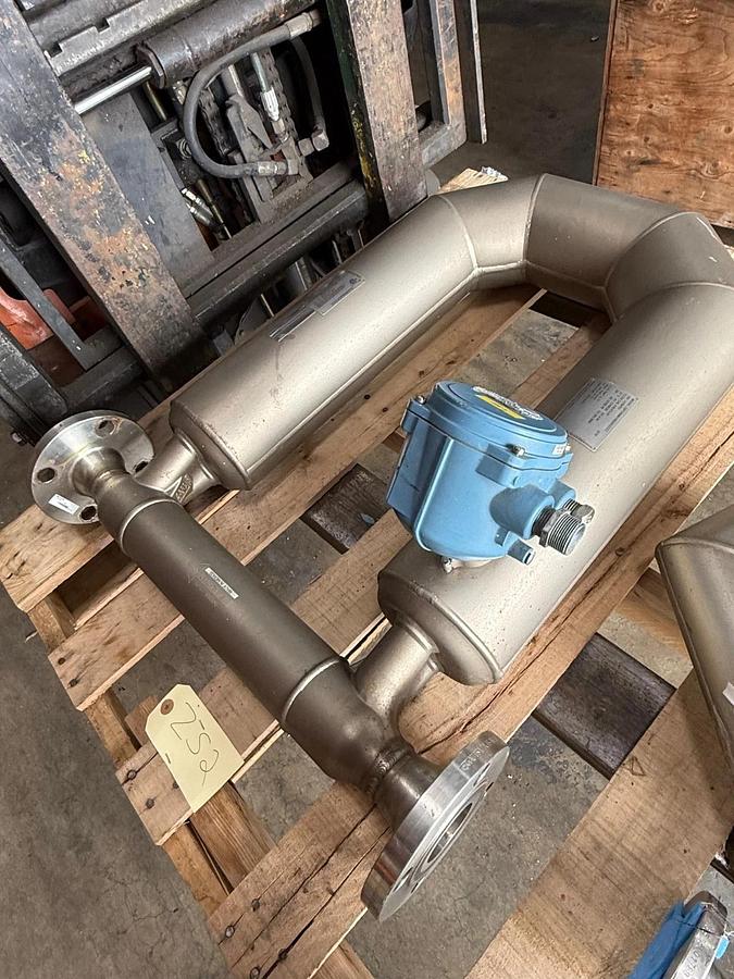 MICROMOTION MASS FLOWMETER XS2 MODEL CMF100M418N2BAEZZZ 2" 316 SS CSA