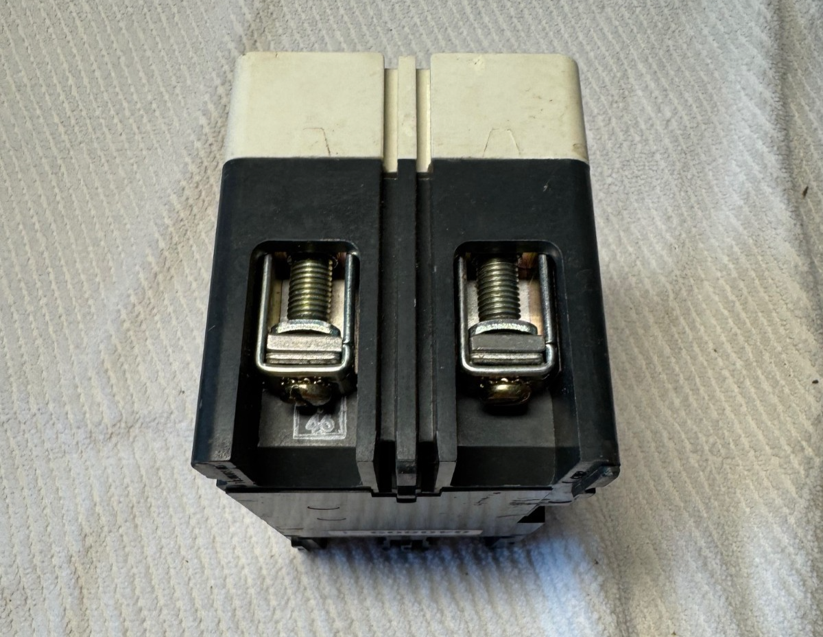 50 AMP MOLDED CASE CIRCUIT BREAKER ZZ5 FD 2100 / FD 35K 600 V AC/DC  2 POLE CH