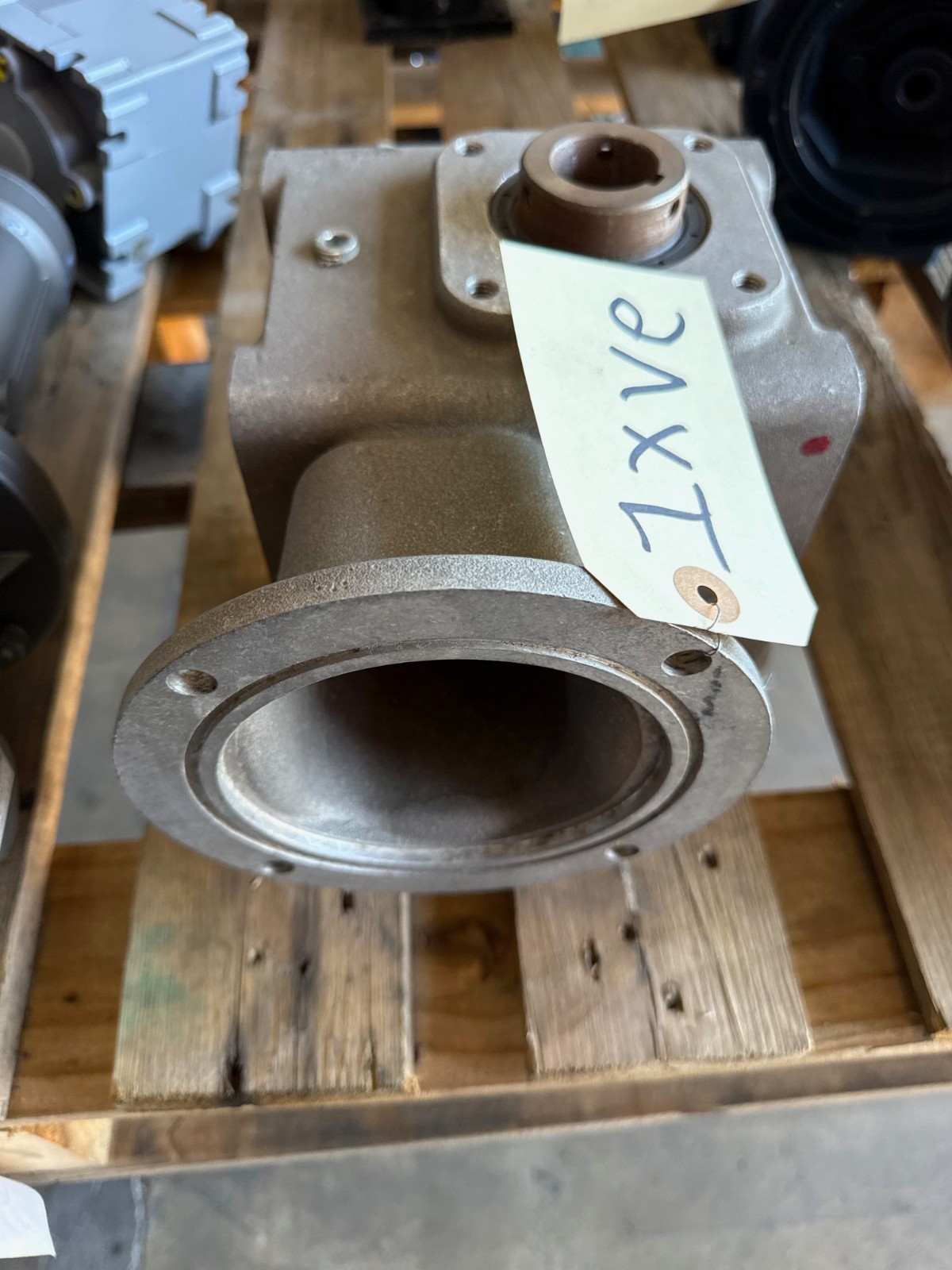 ELECTRA GEAR GROVE GEAR REDUCER 1XVE MOD FHM821-5-HL-56-19 1750 RPM IN 5 TO 1 RA