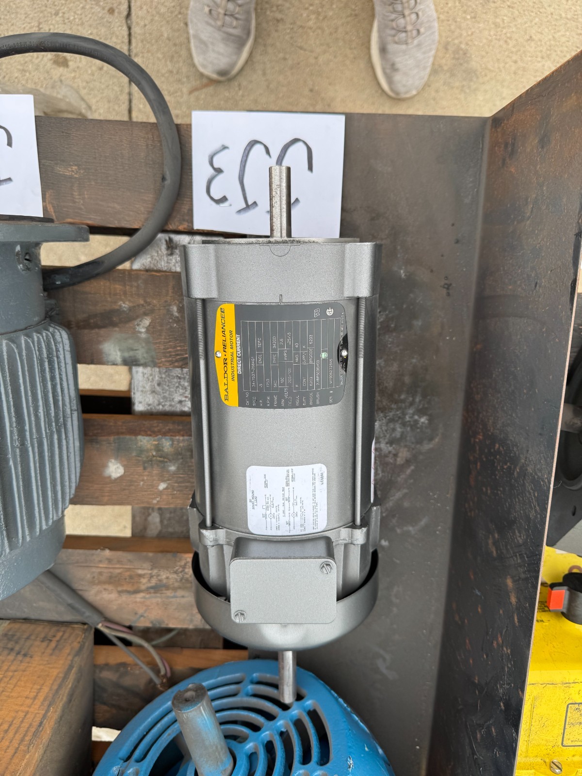 BALDOR DC MOTOR DOUBLE SHAFTED JJ3 .5 HP MODEL 34-7537-2684G1 1750 RPM