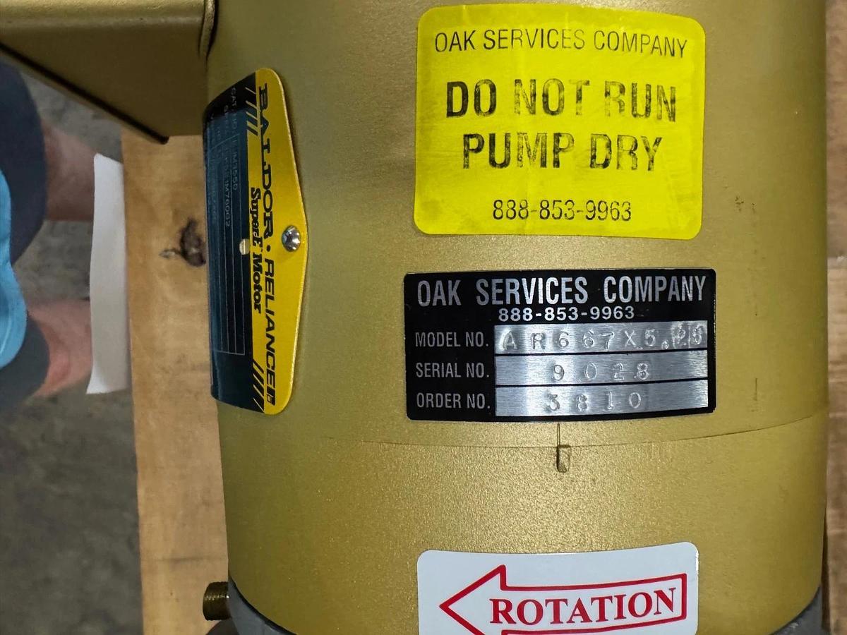 OAK SERVICES CONDENSATE PUMP VA12 MODEL AR667 X 5,P,6 SER 9028 1.5" THD SS BODY