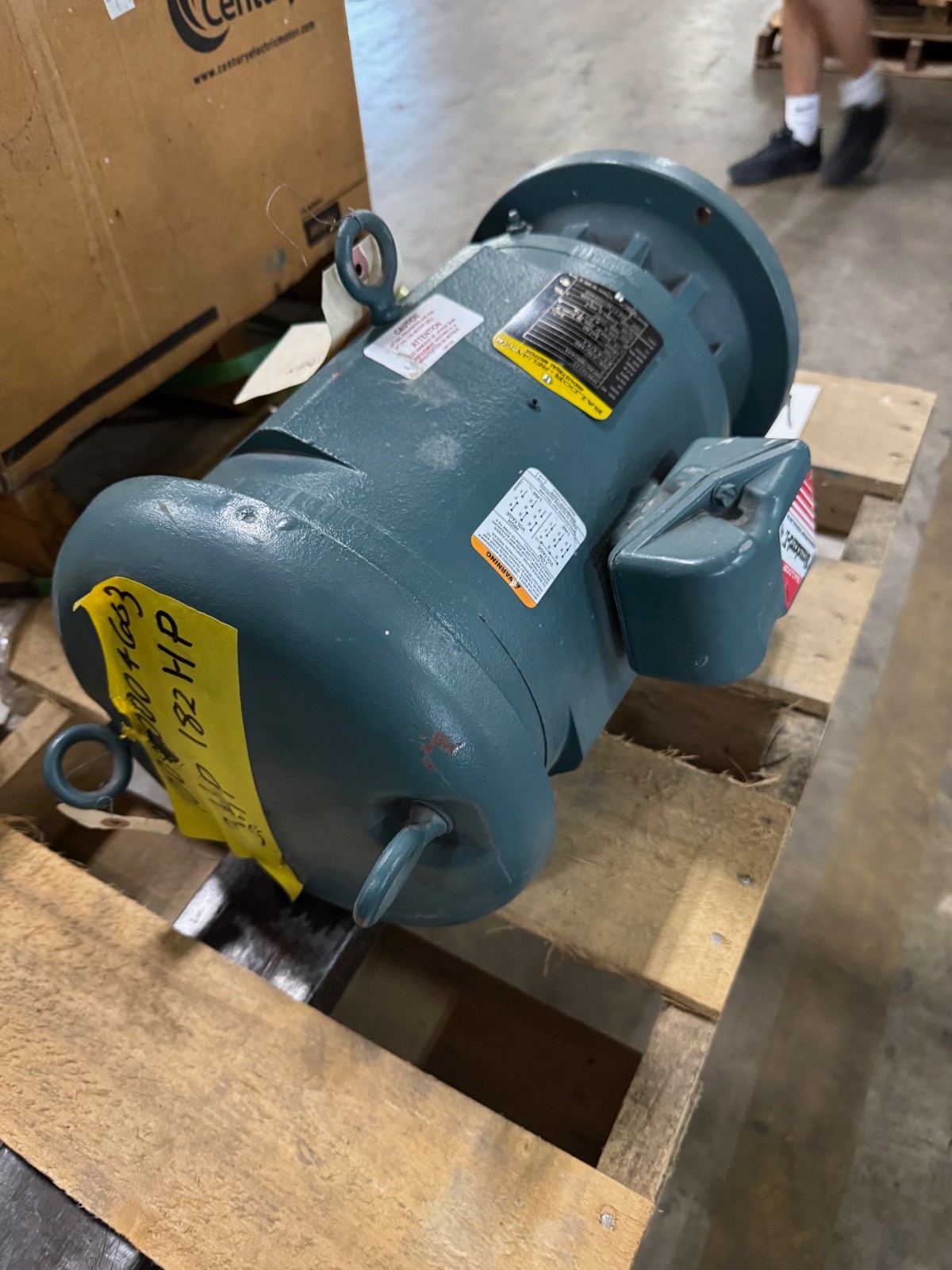 BALDOR INDUSTRIAL VERTICAL Motor 3 HP MODEL VHM3211T VA18D 1750 RPM 208/230460 V