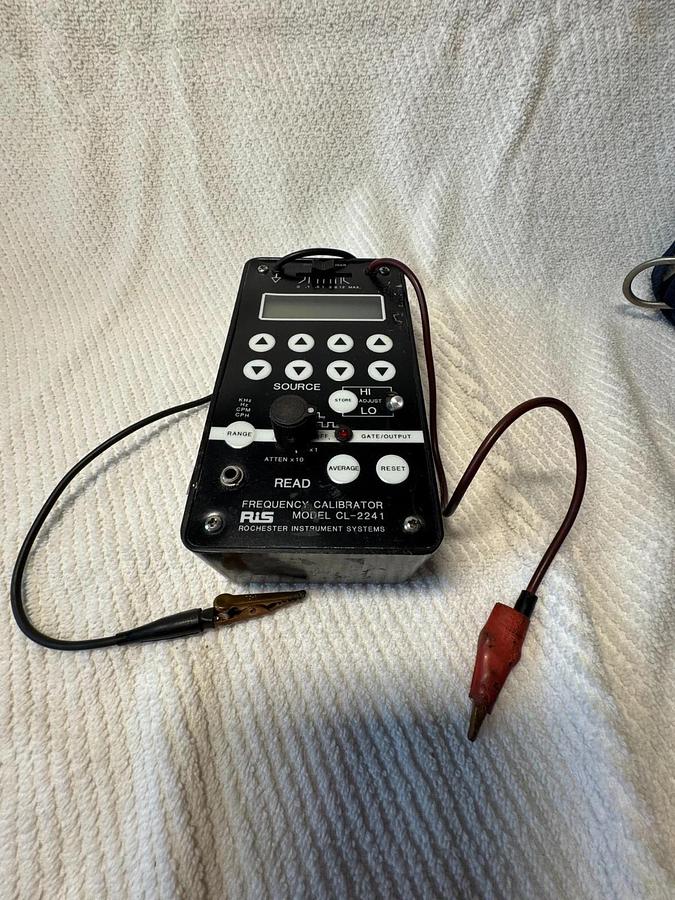 RIS ACUPRO FREQUENCY CALIBRATOR AB3 MOD CL-2241 SER 12818
