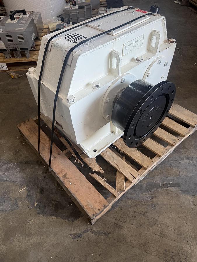 Refurbished HORSBURGH & SCOTT GEAR REDUCER SIZE 140S RATED 200 HP SER T-1599