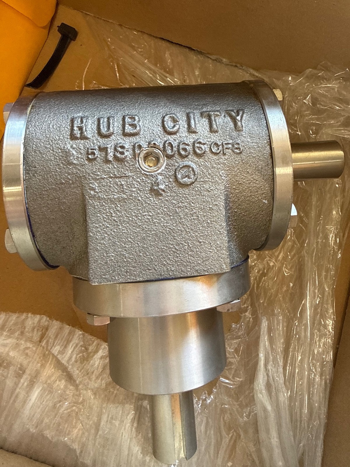 HUB CITY GEAR REDUCER 1XRJ MODEL 11  0221-11629 1-1 RATIO STYLE C ST