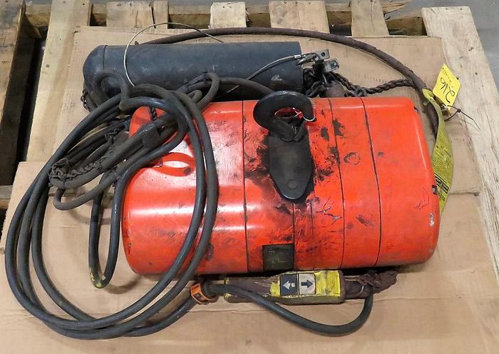 Used CM LODESTAR 1/2 TON CHAIN HOIST (hold)