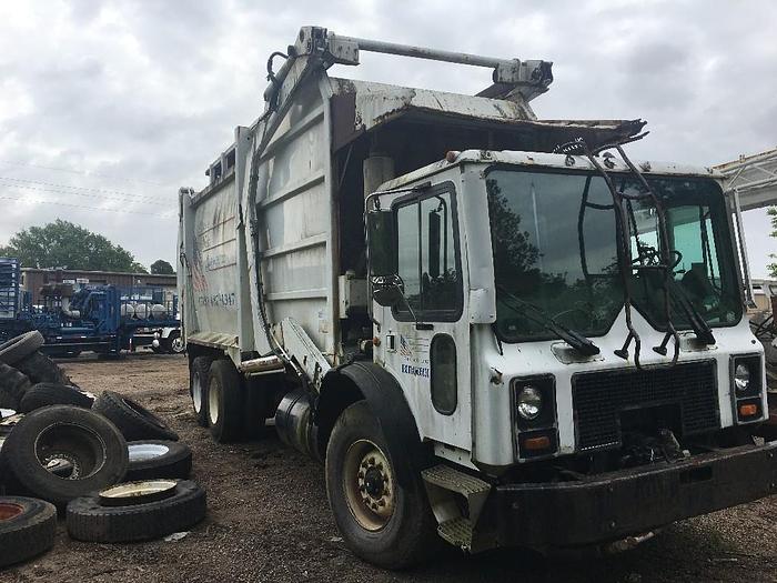 Used 2000 Mack Trucks, Incorporated MR688S