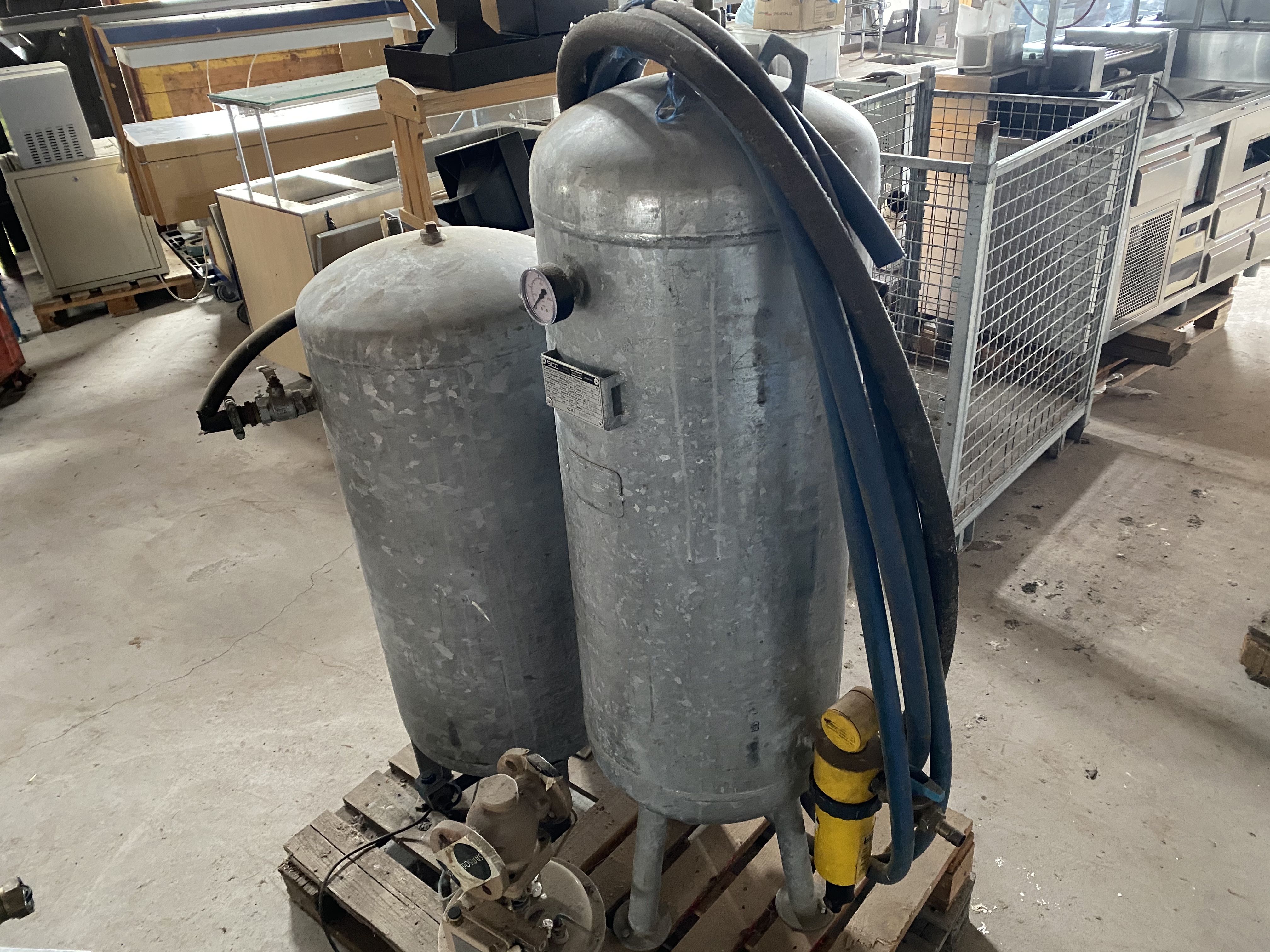 Begagnad Hydrofoner/Trycktankar 150/120liter