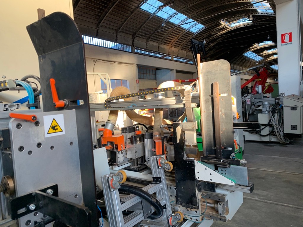 Usato 2008 Fresatrice doppia, marca Promac modello ID3G40