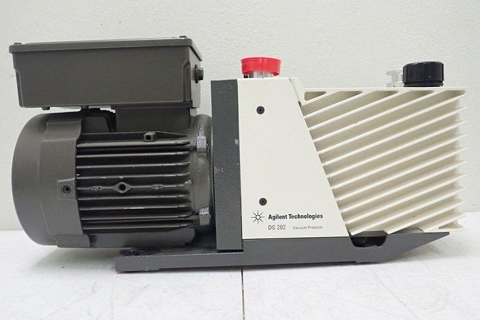 Used Agilent Technologies DS 202 Rotary Vane Vacuum Pump