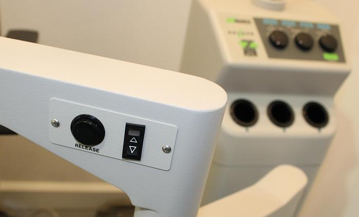 Refurbished Marco Deluxe 2 Stand With Wells