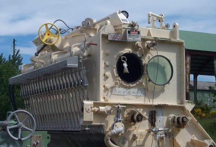 Used 127" (3.20M) VALLEY S/S PRESSURIZED HEADBOX