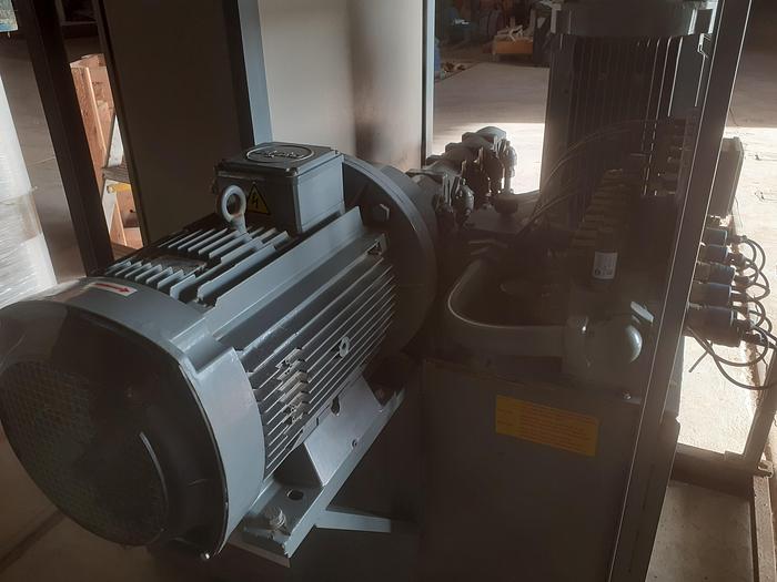 Usado Central HYDROPEX com macacos de elevação de 250 ton