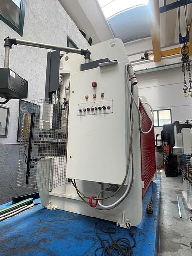 Usato PIEGATRICE SALA IDRAULICA 3000X110 TON