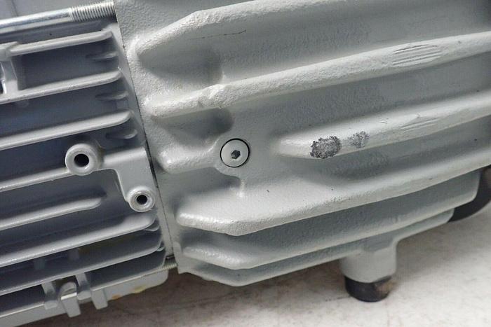 Used Agilent MS40+ RVP Model 9499225M013 Rotary Vane Vacuum Pump