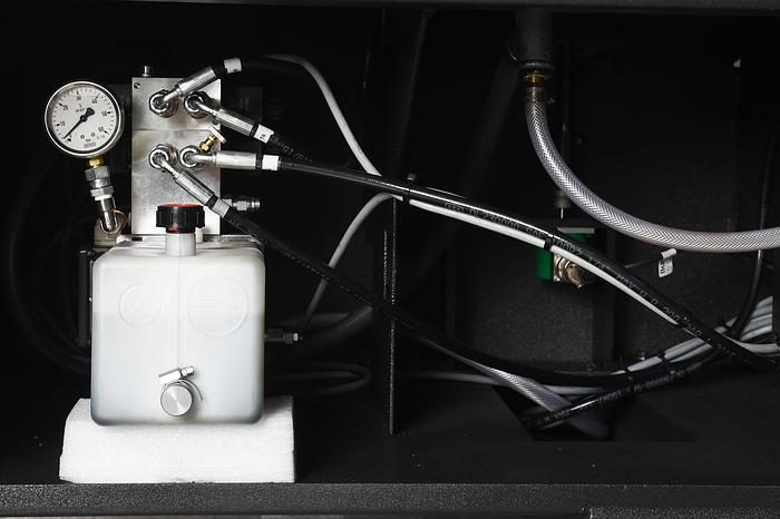 DM-1318P DOUBLE MITER BAND SAW