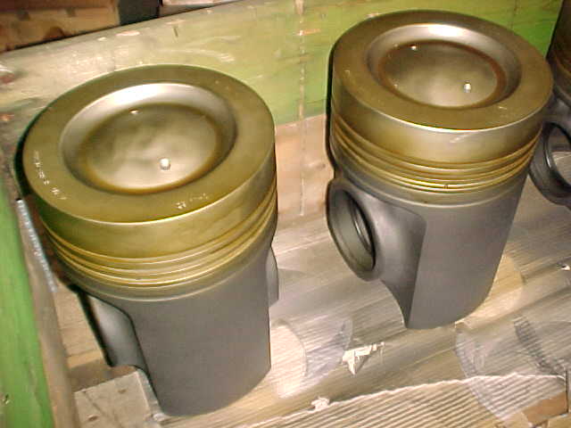 Used PISTONS WARTSILA W26 / 6L26