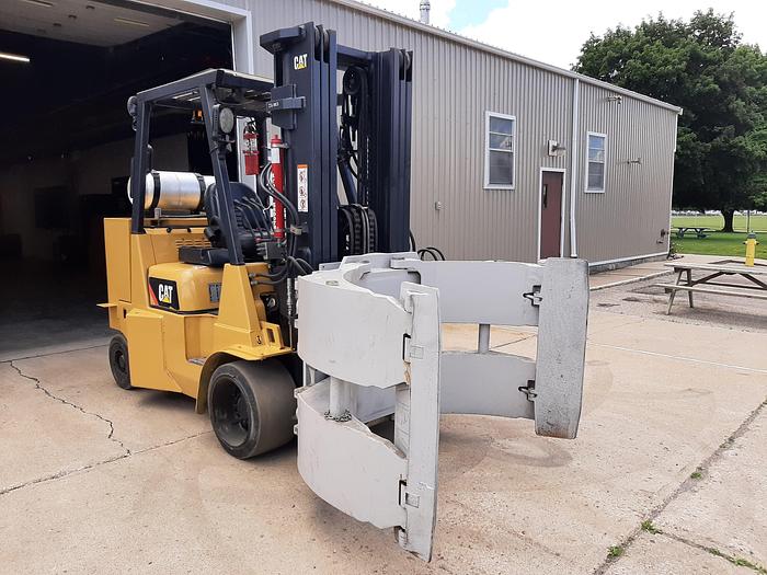 Used 2011 CAT GC55KS – 12000 lb. Forklift with Cascade Paper Roll Clamp