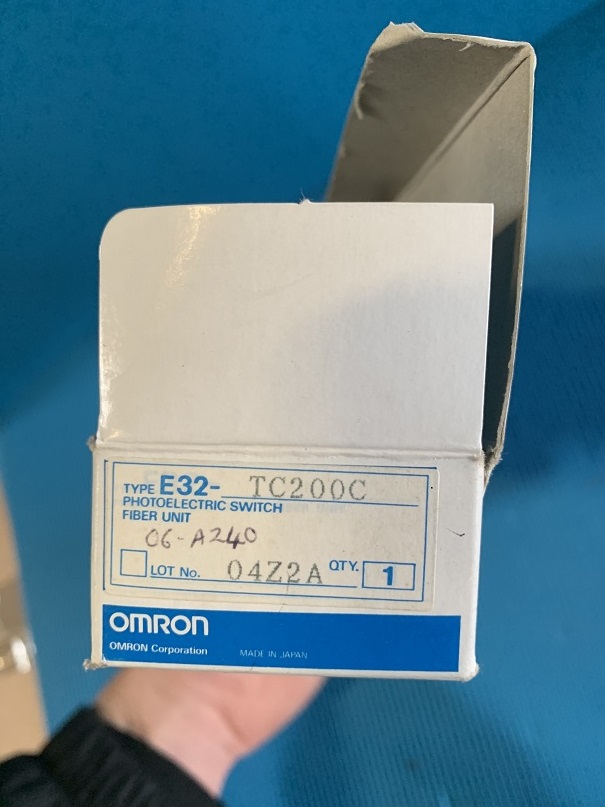 Used Omron Photoelectric Switch E32-TC200C