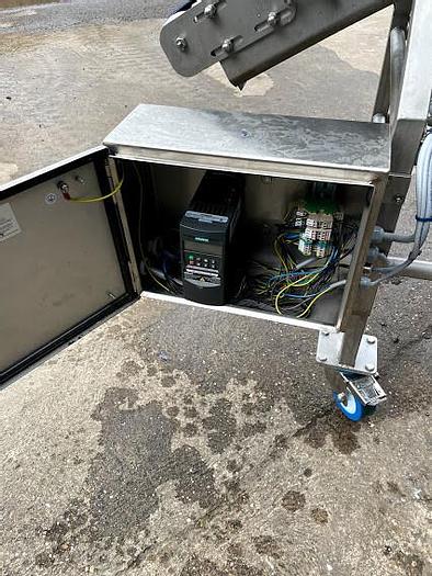 Used INCLINED CONVEYOR BELT – 2500MM X 300MM