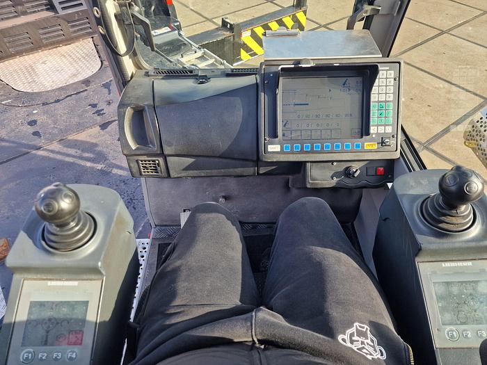 Used 2012 Liebherr LTM1220-5.2