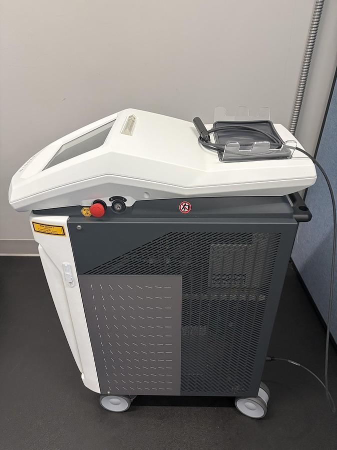 Used 2021 DEKA / Cartessa PHYSIQ Body Contouring System – 4 Applicators