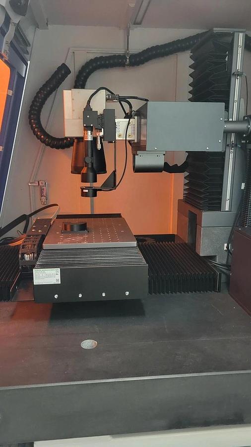 Used Advanced AOC2000-266 Laser system, smoke evacuator, and chiller