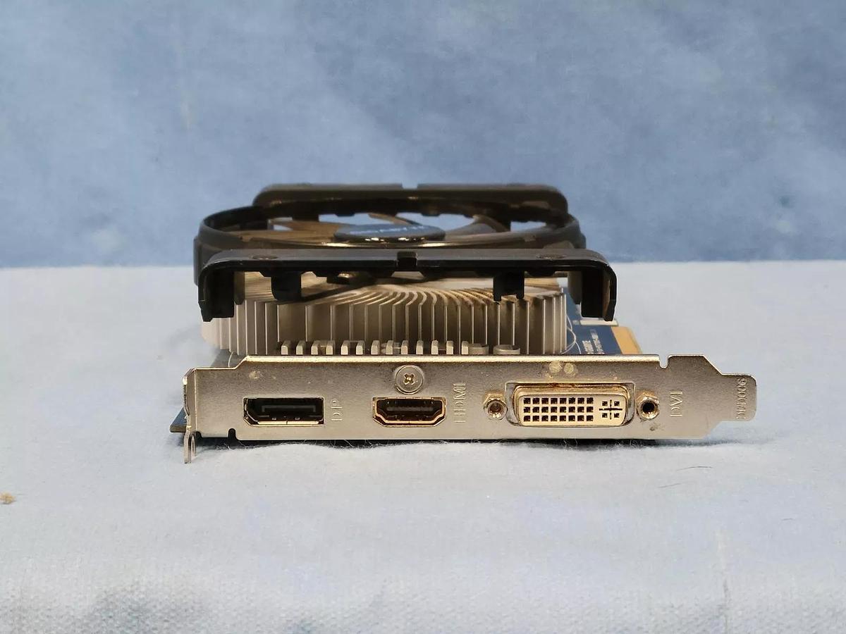 Used Gigabyte AMD Radeon HD 6770 1GB DDR5 128-Bit Desktop Graphics Card GV-R677D5-1GD