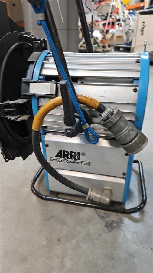 Used ARRI Daylight Compact 1200W, Mounted Fresnal Light