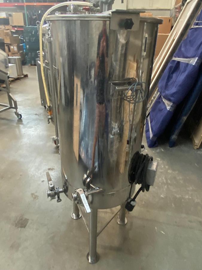 Used STOUT T&K 45 Gal. Electrically Heated Brew Kettle - BK45EL-LEGS
