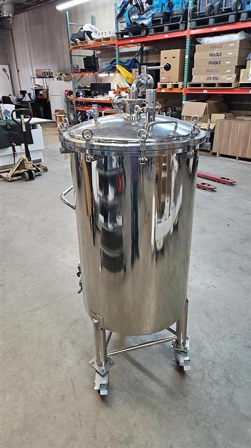 Used STOUT T&K 68 Gal/2 BBL NON-Jacketed Brite Beer Tank with Wheels - BB68WH-FV