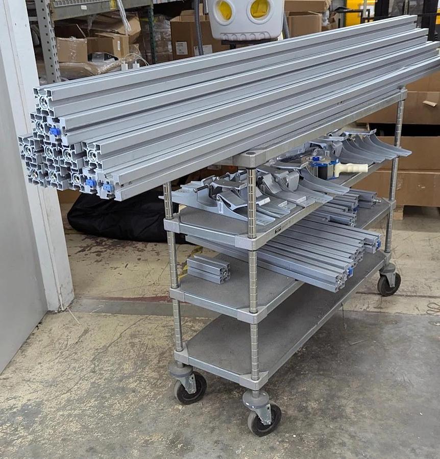 Used Skyline 20’x10’ Trade Show display | Includes installation hardware and crate