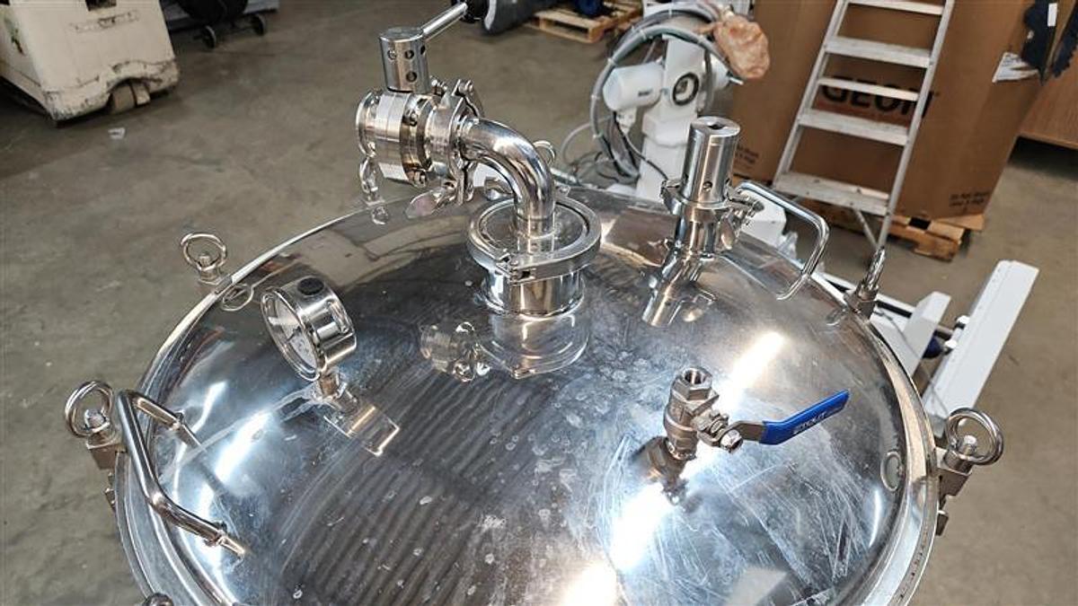 Used STOUT T&K 68 Gal/2 BBL NON-Jacketed Brite Beer Tank with Wheels - BB68WH-FV