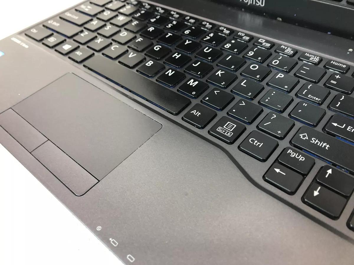 Used Fujitsu Lifebook U938 13.3” i5-8350U, 8GB/256GB, Touch Screen, Power adapter