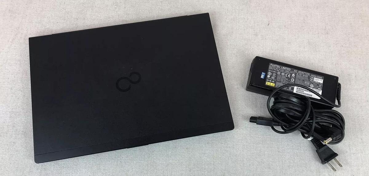 Used Fujitsu Lifebook U937 13.3” i5-7300U, 8GB/256GB, Touch Screen, Power adapter