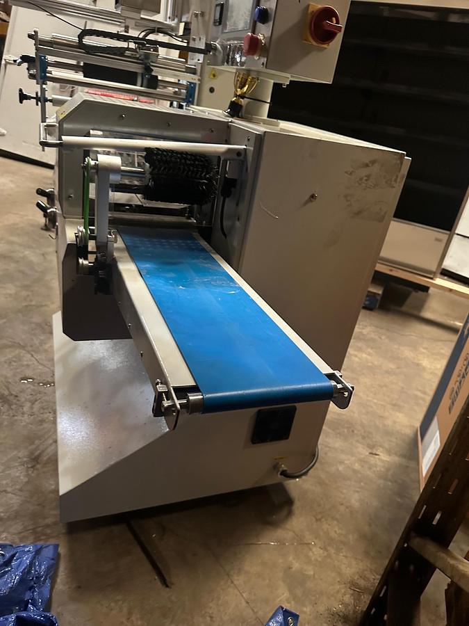 Used BAIRESPACK TORONTO-NVA-3S/144 HORIZONTAL FLOW WRAPPER PACKAGE