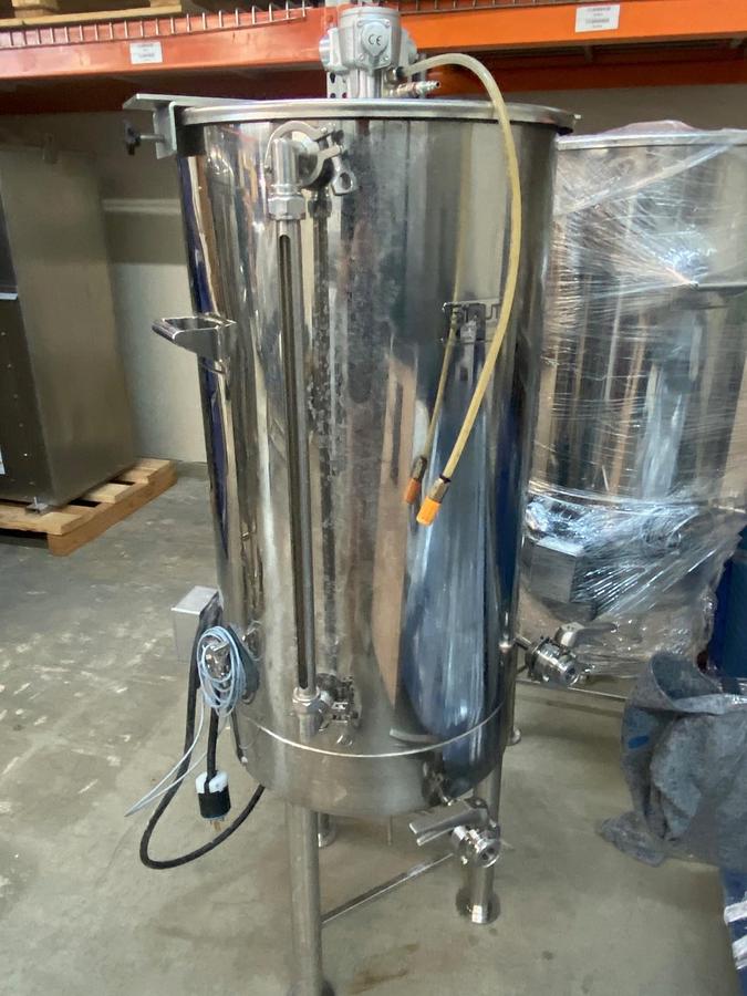 Used STOUT T&K 45 Gal. Electrically Heated Brew Kettle - BK45EL-LEGS